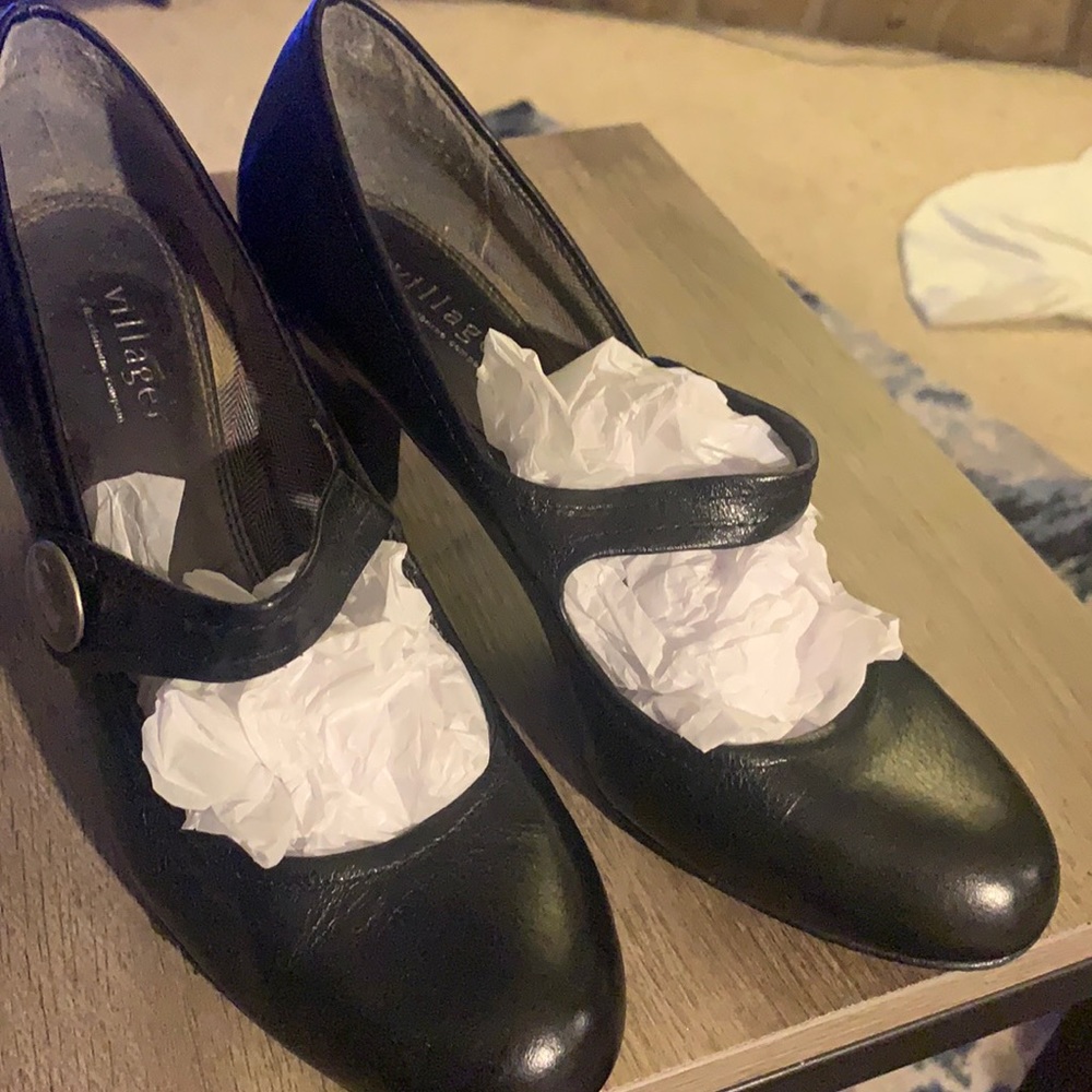 Black Villager dress shoes. Perfect for the office. Size 8. Great condition